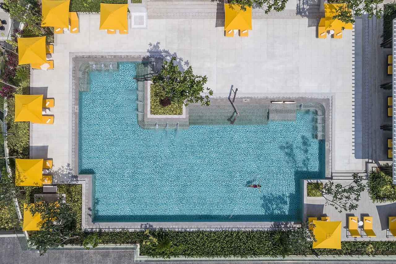 Shangri-La Colombo Exterior foto Aerial view of the pool at the hotel