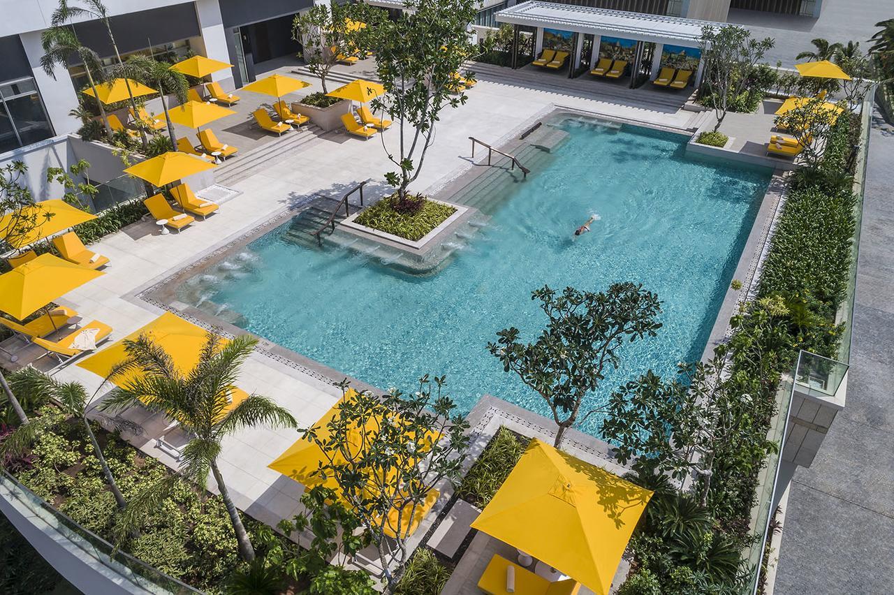 Shangri-La Colombo Exterior foto The swimming pool at the hotel