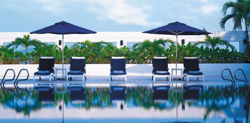 Shangri-La Colombo Exterior foto The pool at the hotel